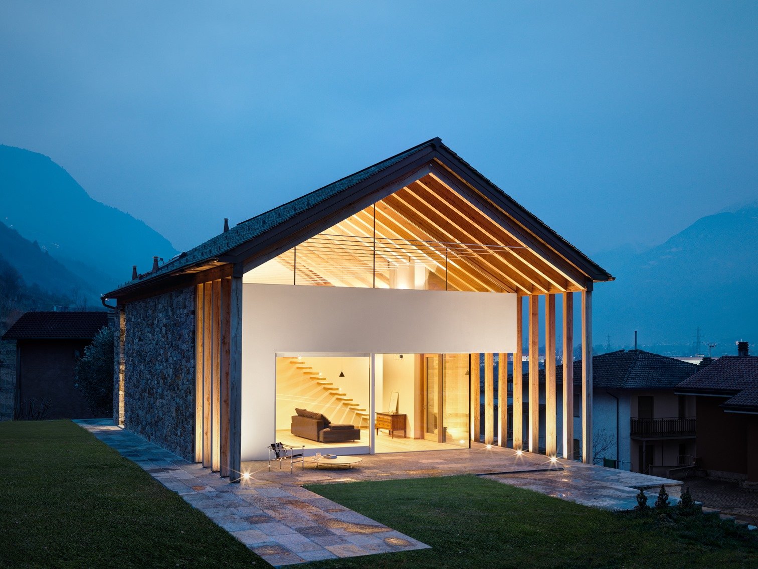 A. G. house v italském městě Sondario. Úchvatné bydlení na úpatí Alp