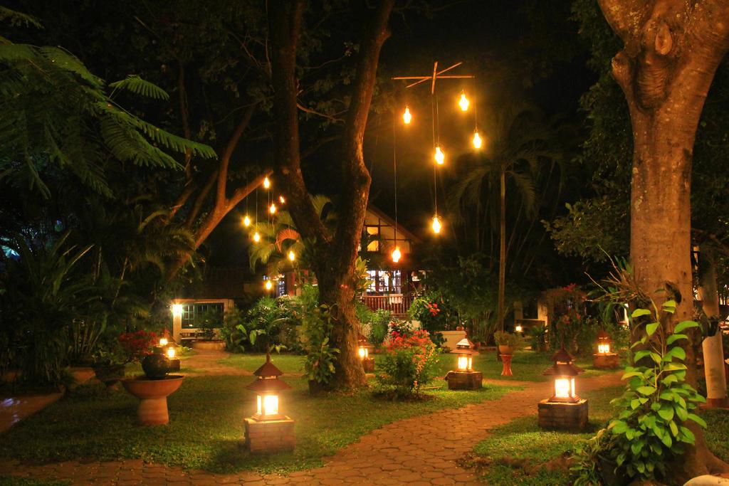 Noční osvětlení zahrady