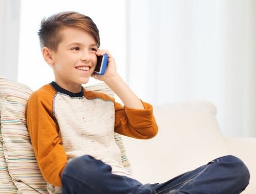 Mobilní telefon pro dítě. Čím se řídit u výběru smartphonu pro malé školáky