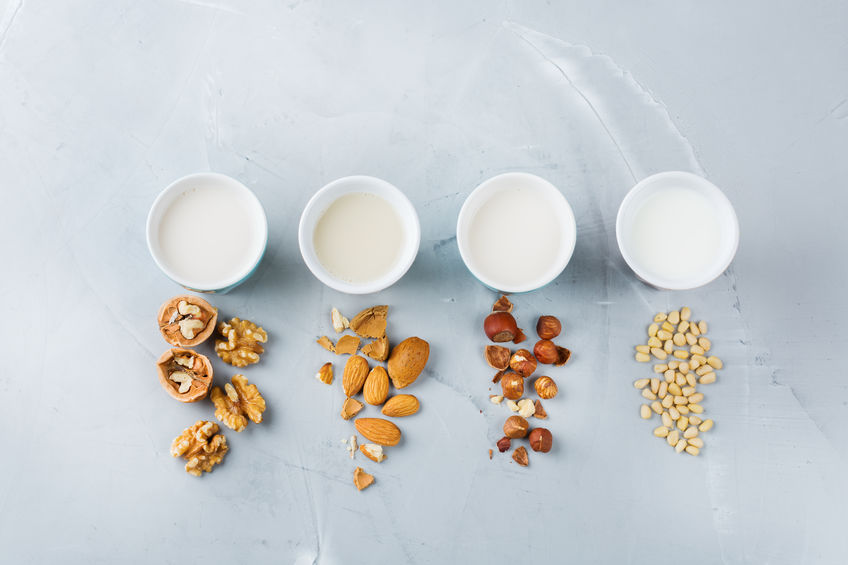 ořechové rostlinné mléko