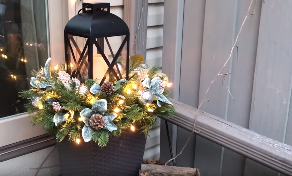 DIY: Ratanový květináč s lucernou. Vyrobte si krásnou vánoční dekoraci