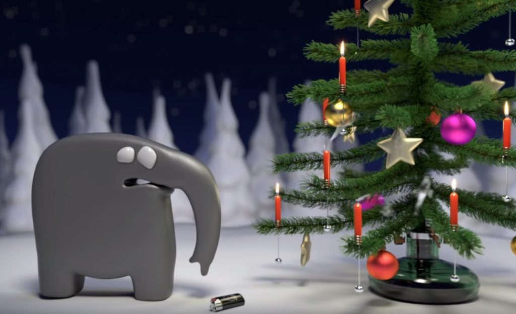 Veselý vánoční animovaný film pro pobavení. Se svíčkami raději opatrně!